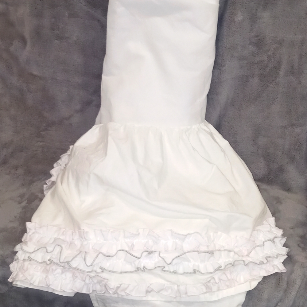 *0304 Wendy Bellissimo Crib Bedskirt